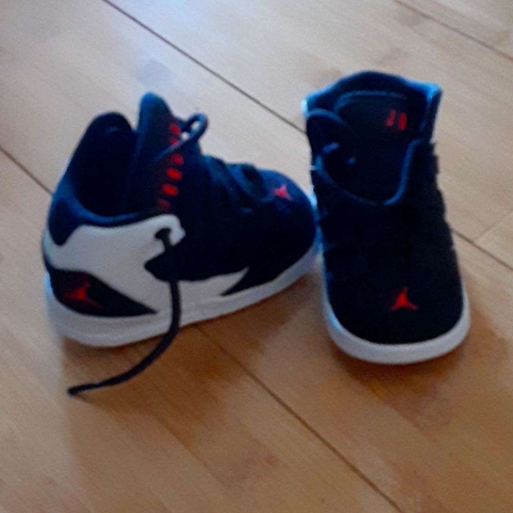 😍NWOB Brand new Toddler size 4 jordans😍